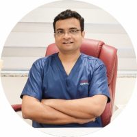Dr. Daivesh Shah.jpg